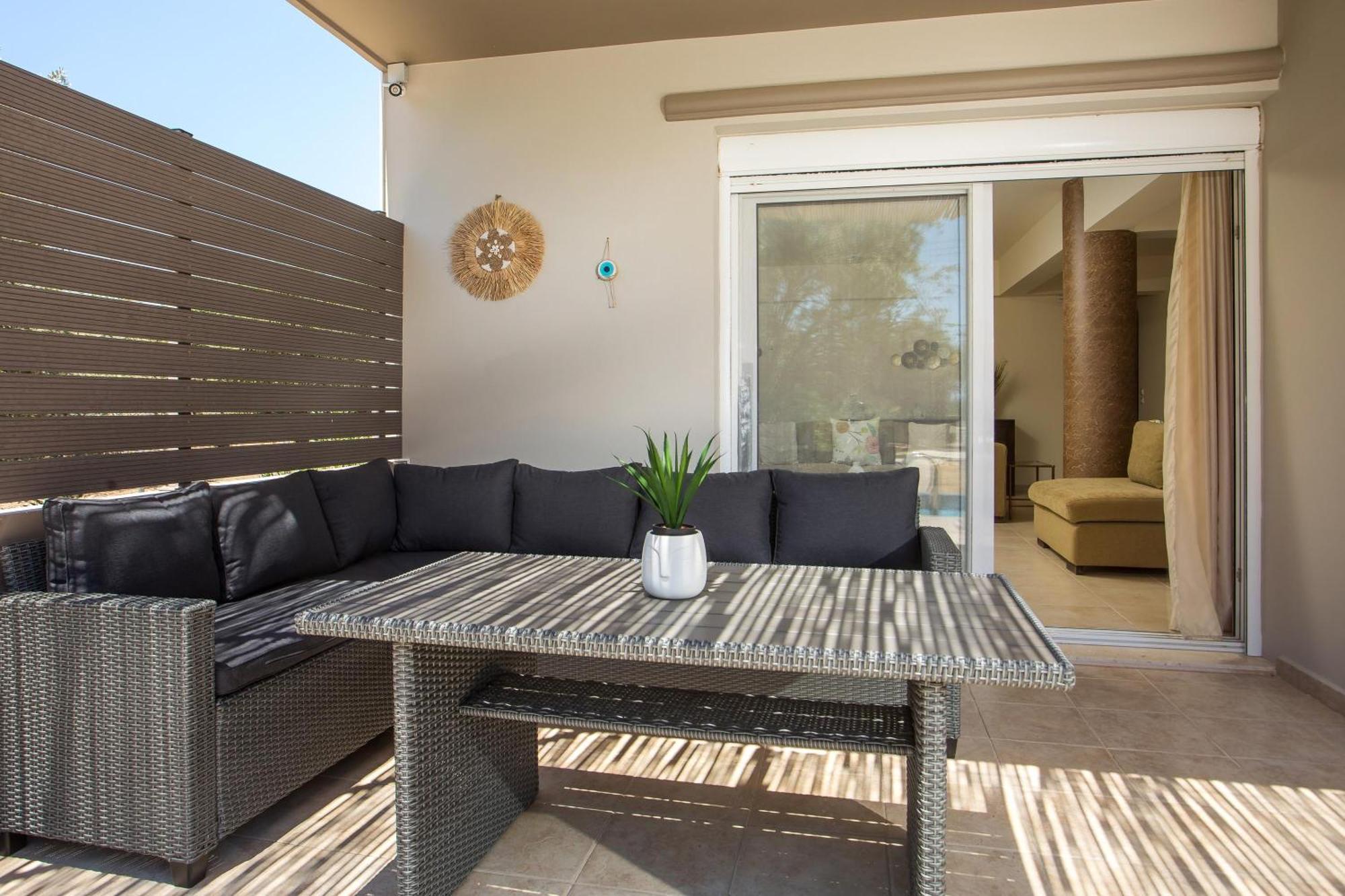 Frady Villa